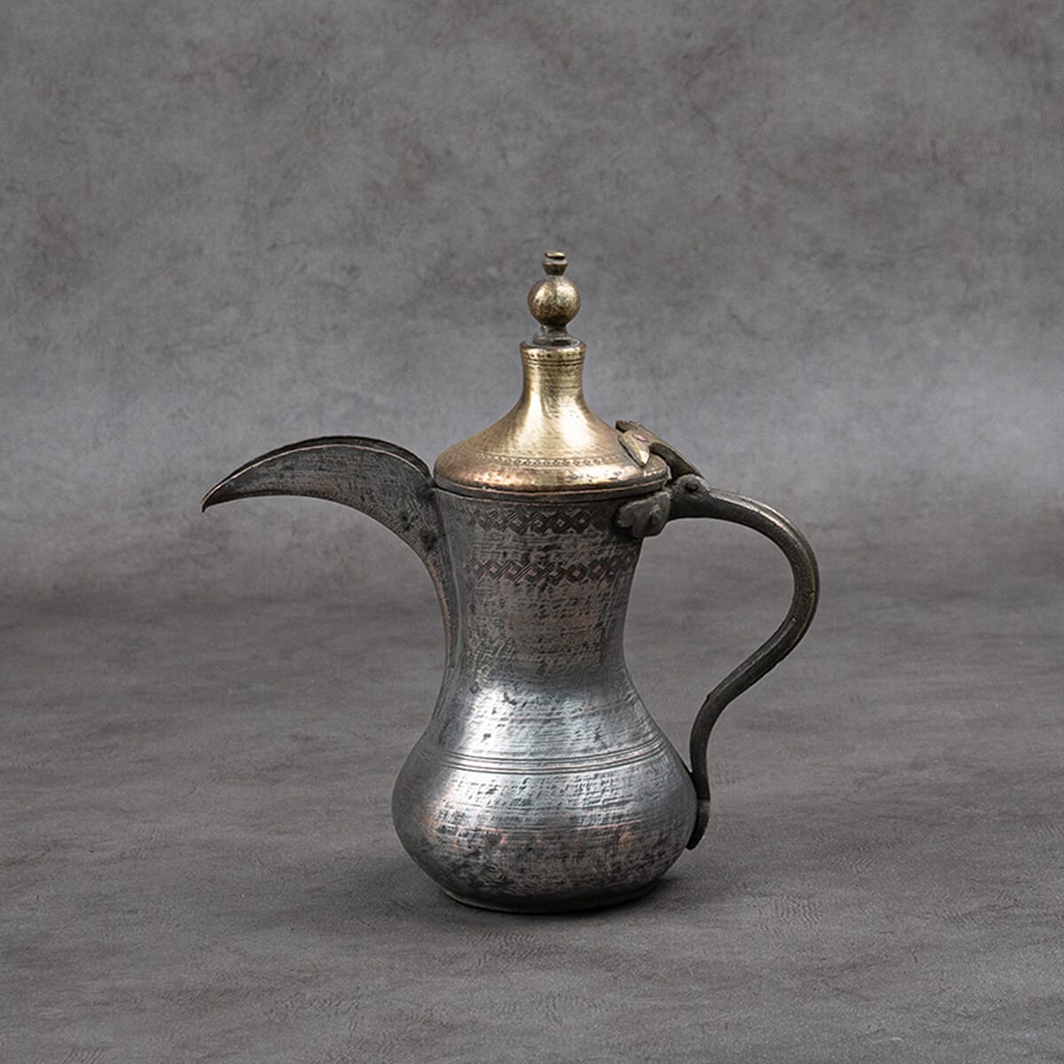 Two-Tone Copper Coffee Dallah