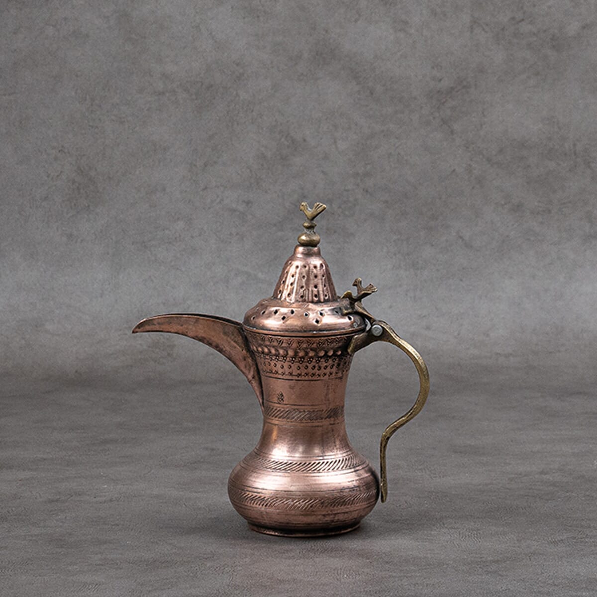 Coffee pot made of red copper. Height 25 cm
