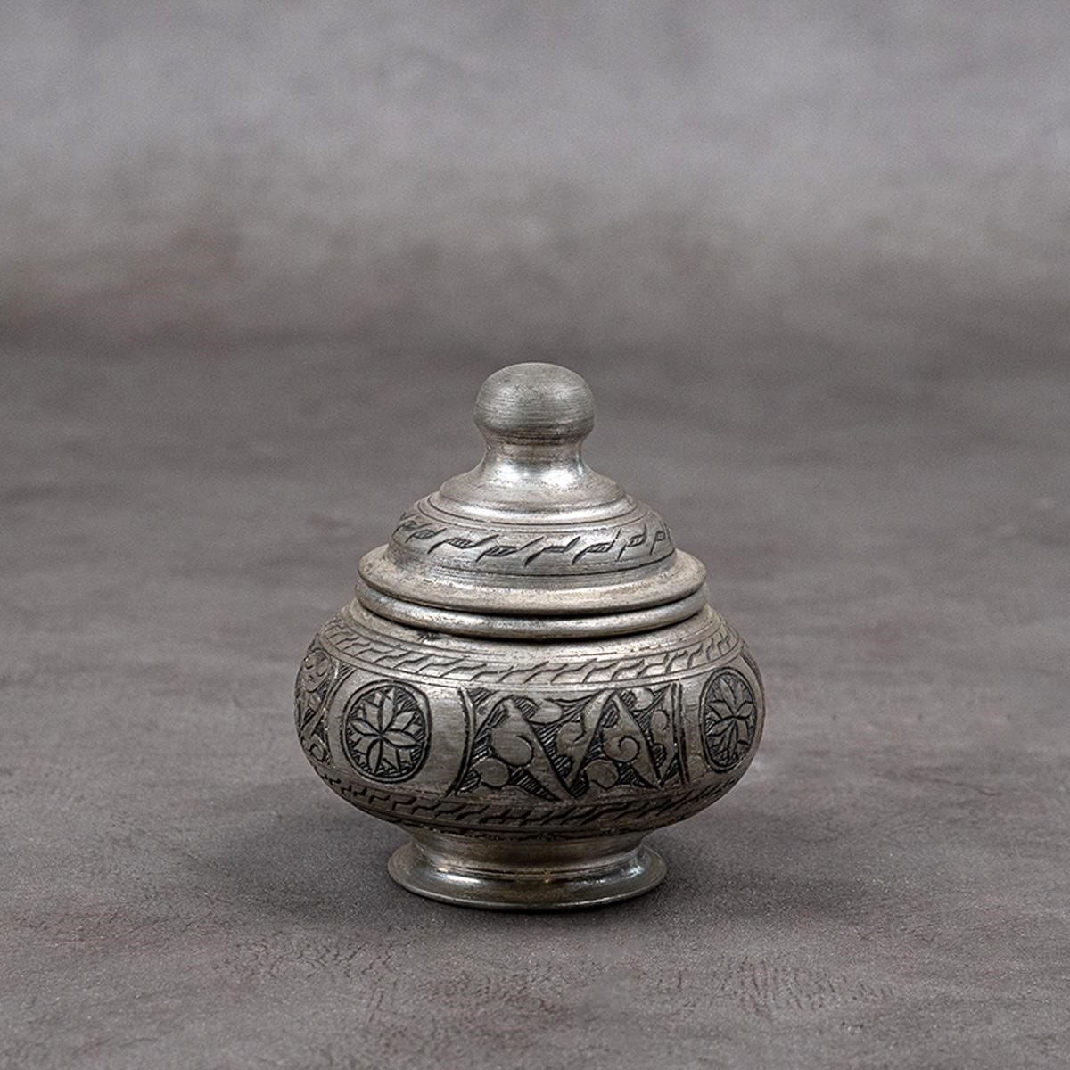 Bonbonniere made of tin-plated red copper