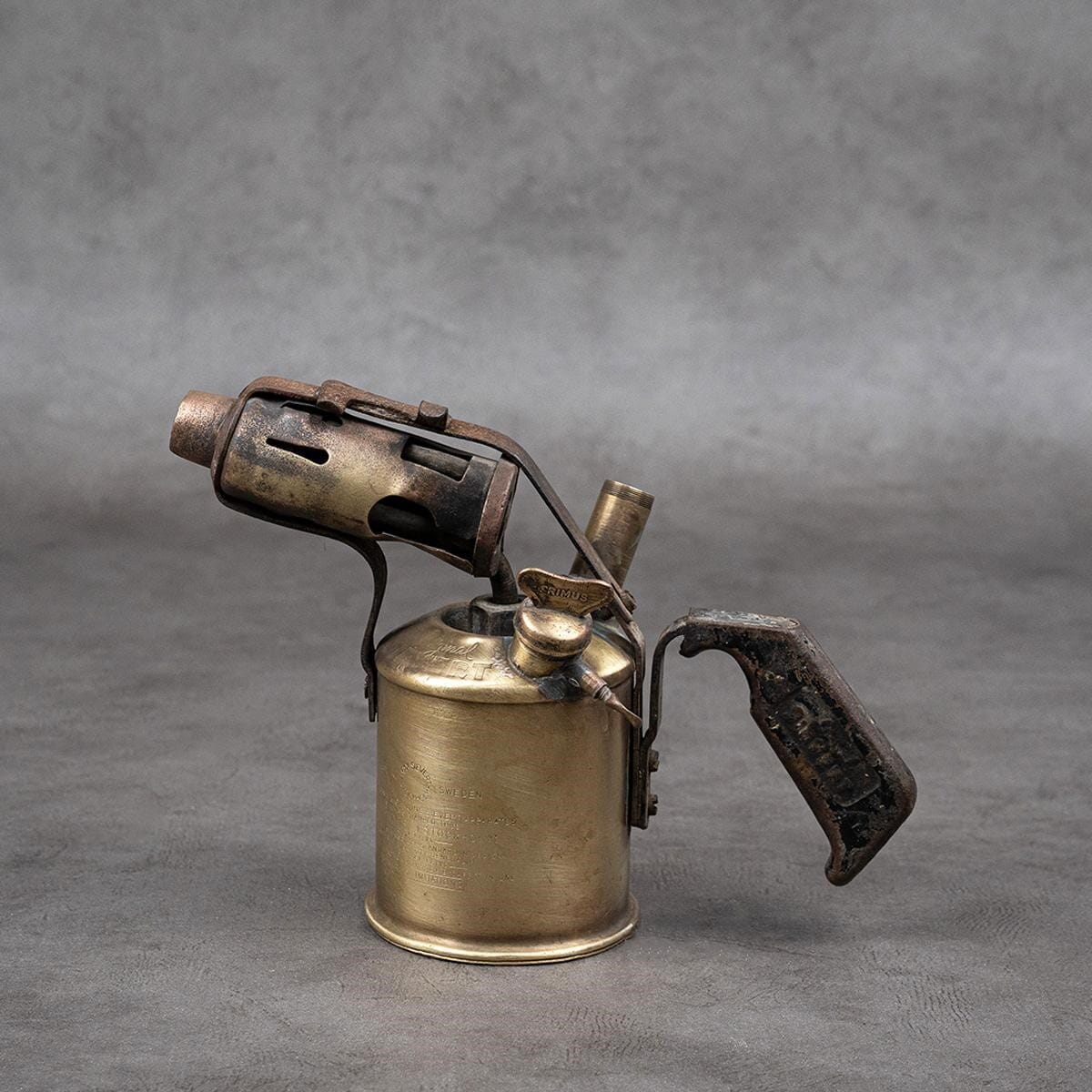 A burner used in ancient times by carpenters and blacksmiths